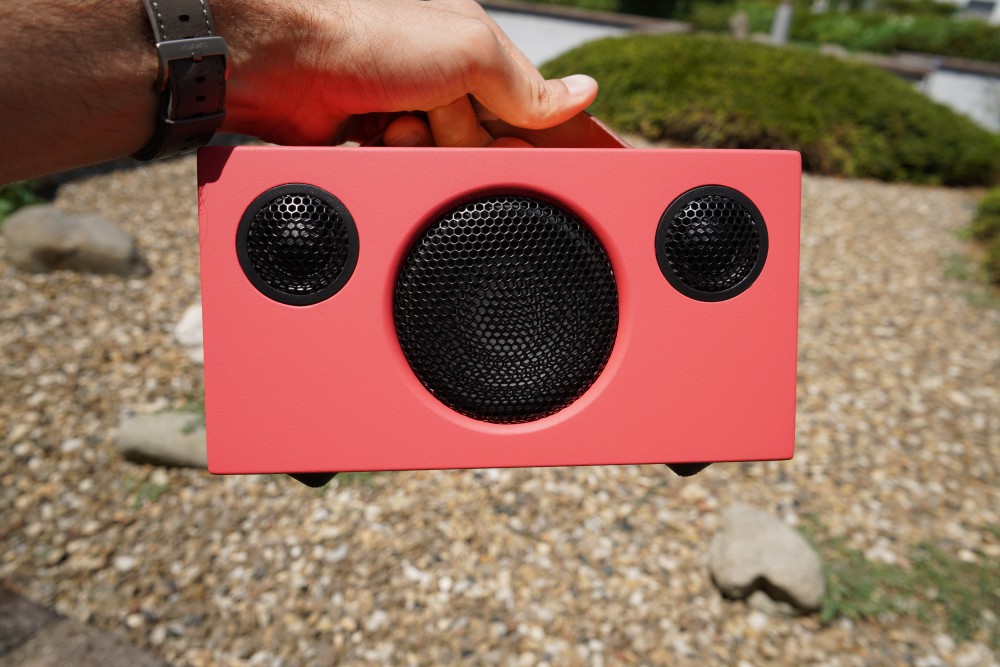 Recensione Audio Pro T3+: speaker portatile dal design unico